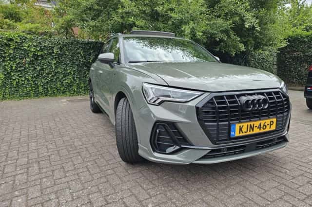 Audi Q3 (2021) thumbnail 2