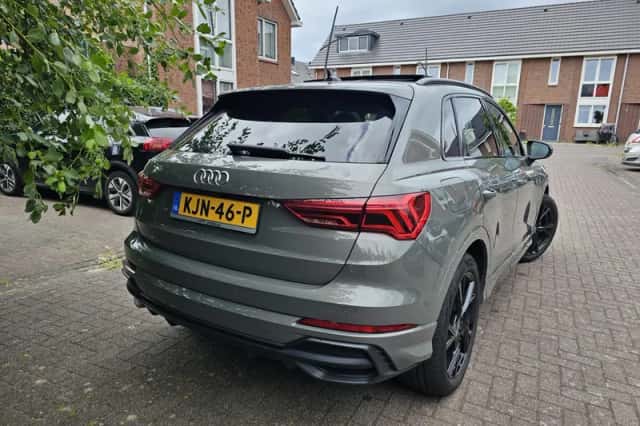 Audi Q3 (2021) thumbnail 3