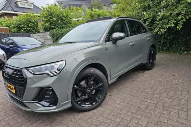 Audi Q3 (2021) thumbnail 4
