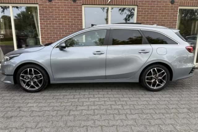 Kia Ceed (2024) thumbnail 2