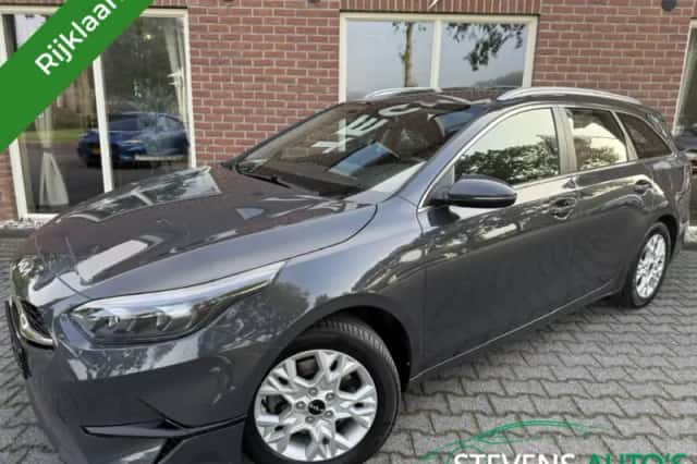 Kia Ceed (2022) thumbnail 1