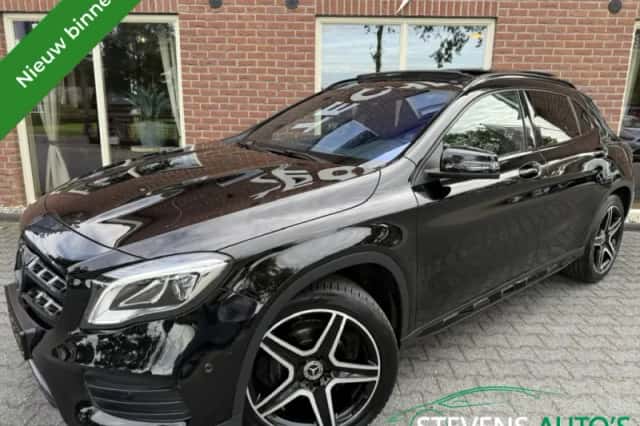 Mercedes-Benz GLA-Klasse (2017) thumbnail 1