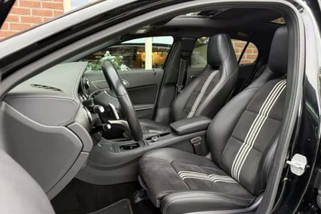 Mercedes-Benz GLA-Klasse (2017) thumbnail 4
