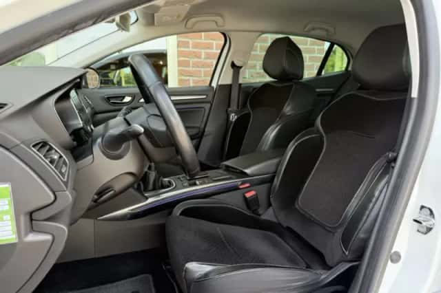 Renault Mégane (2018) thumbnail 4