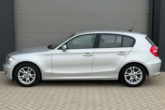 BMW 1-Serie (2009) thumbnail 2