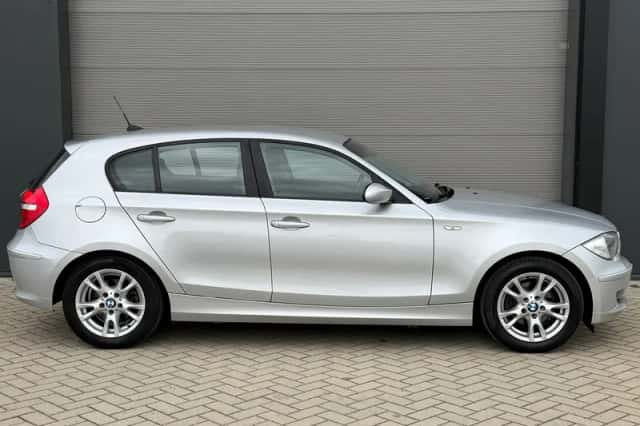 BMW 1-Serie (2009) thumbnail 5