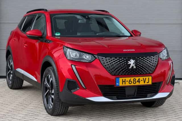 Peugeot 2008 (2020) thumbnail 4