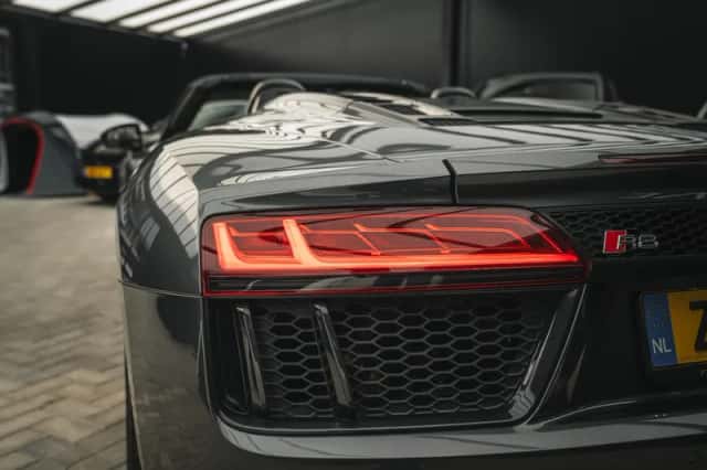 Audi R8 (2017) thumbnail 6