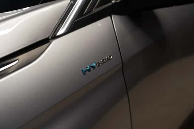 Peugeot 3008 (2023) thumbnail 5
