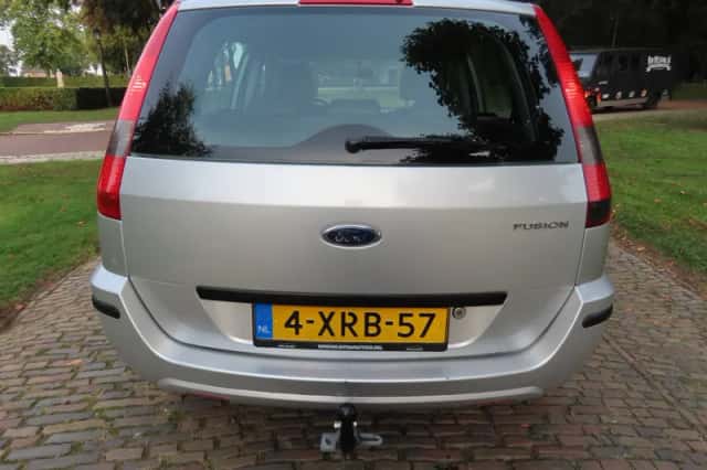 Ford Fusion (2005) thumbnail 6