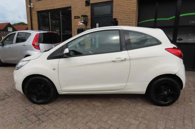 Ford Ka (2012) thumbnail 3