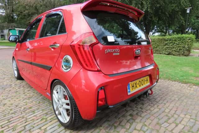 Kia Picanto (2016) thumbnail 5