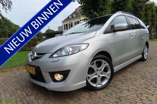 Mazda 5 (2010) thumbnail 2