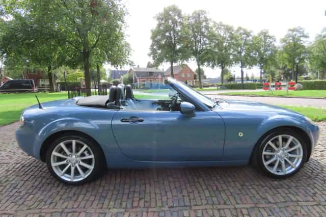 Mazda MX-5 (2006) thumbnail 5