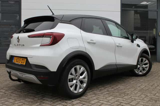 Renault Captur (2021) thumbnail 4