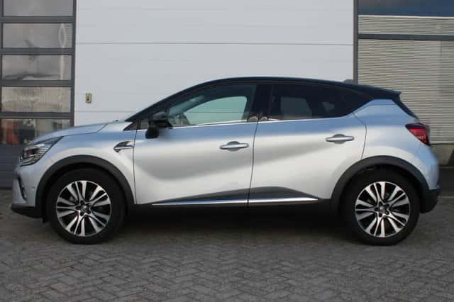 Renault Captur (2023) thumbnail 6