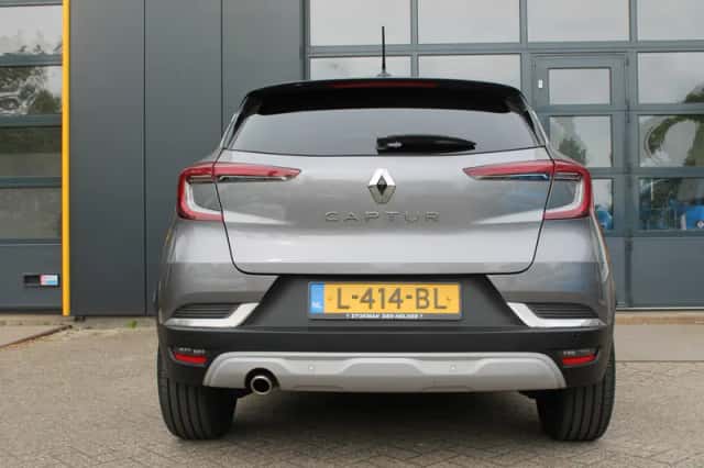 Renault Captur (2021) thumbnail 6