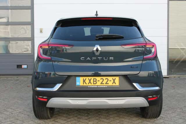 Renault Captur (2023) thumbnail 6