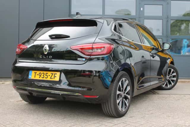 Renault Clio (2023) thumbnail 3