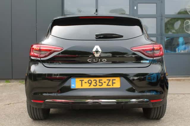 Renault Clio (2023) thumbnail 4