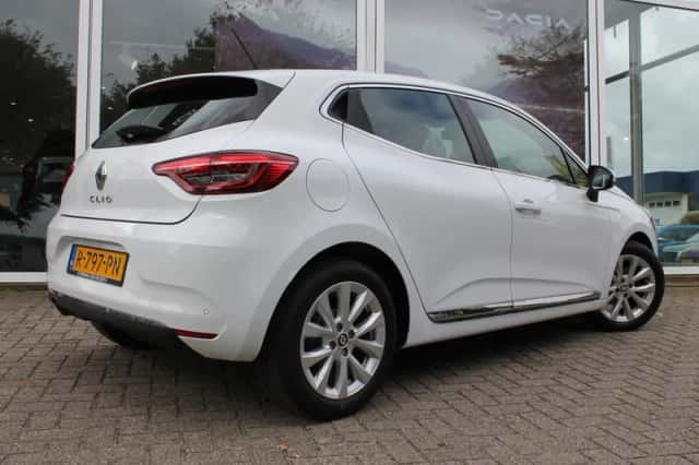 Renault Clio (2022) thumbnail 4