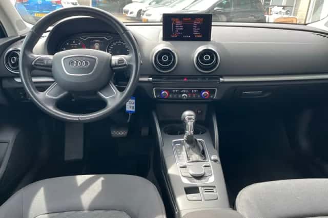 Audi A3 (2013) thumbnail 2