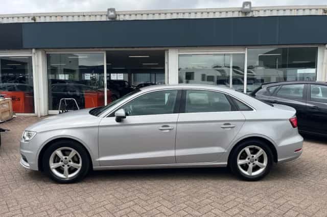 Audi A3 (2013) thumbnail 4