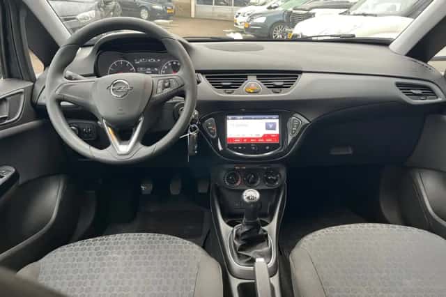 Opel Corsa (2015) thumbnail 2