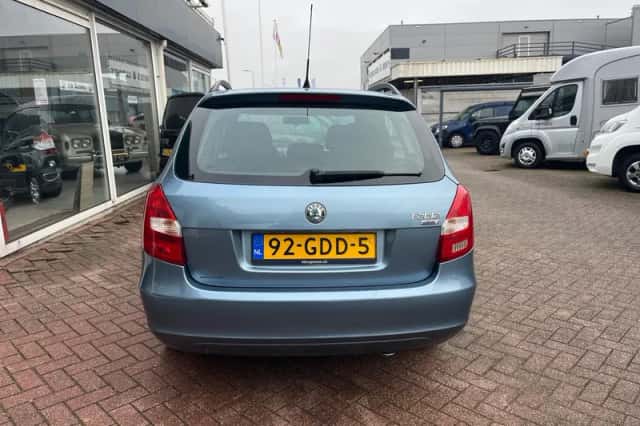Škoda Fabia (2008) thumbnail 5