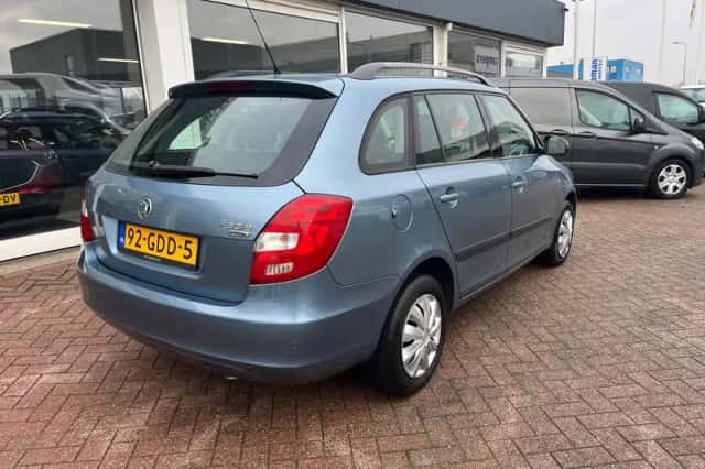 Škoda Fabia (2008) thumbnail 6