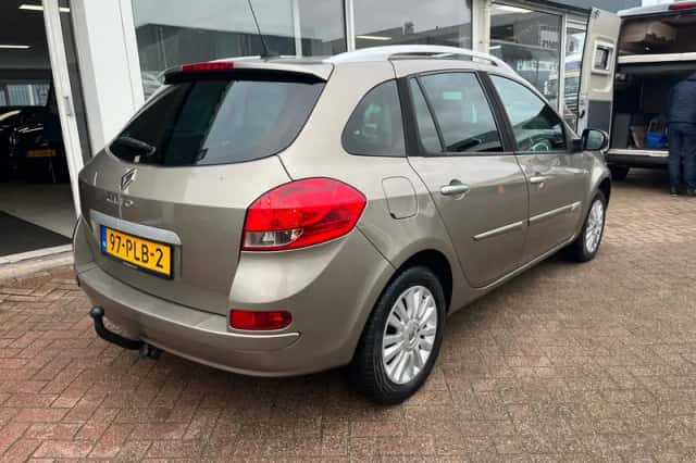 Renault Clio (2011) thumbnail 6