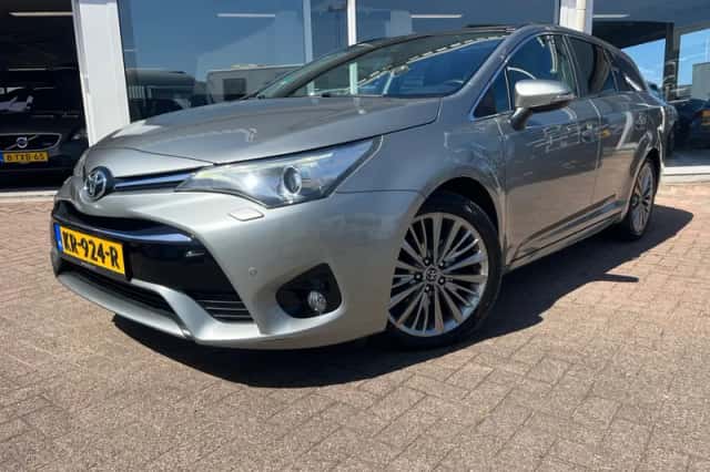 Toyota Avensis (2015) thumbnail 1