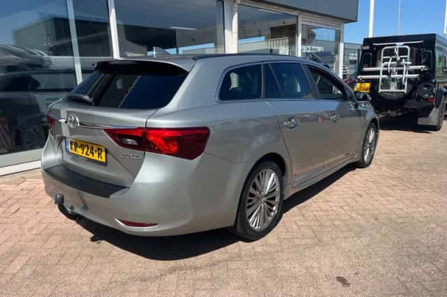 Toyota Avensis (2015) thumbnail 6