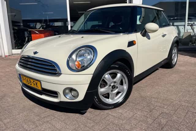 MINI Cooper (2008) thumbnail 1