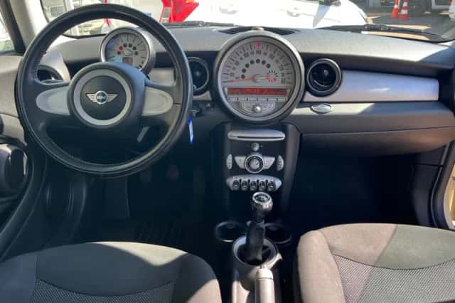 MINI Cooper (2008) thumbnail 2