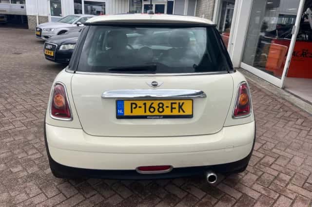 MINI Cooper (2008) thumbnail 6
