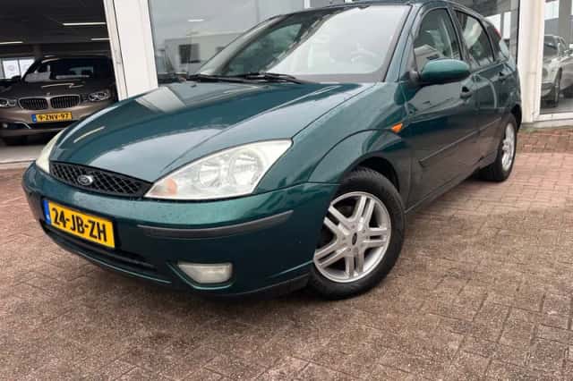 Ford Focus (2002) thumbnail 1