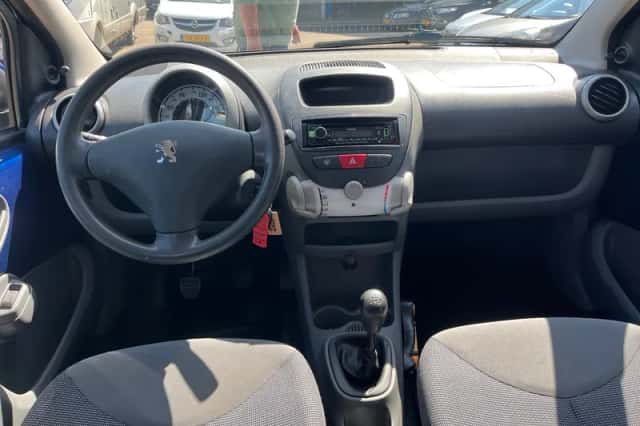 Peugeot 107 (2008) thumbnail 2