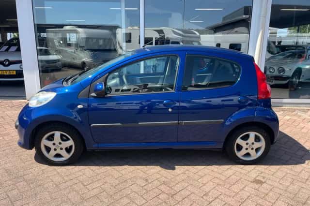 Peugeot 107 (2008) thumbnail 3