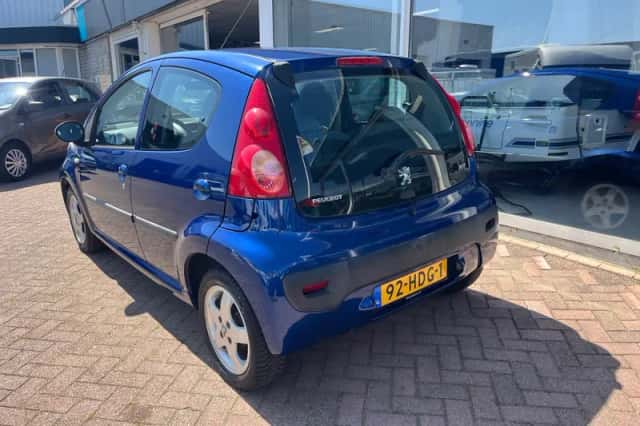 Peugeot 107 (2008) thumbnail 4