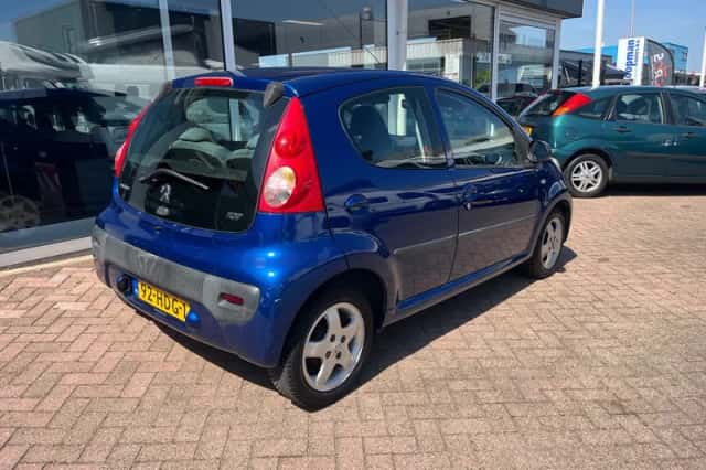 Peugeot 107 (2008) thumbnail 6