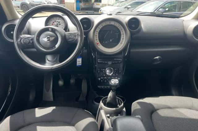 MINI Countryman (2010) thumbnail 2