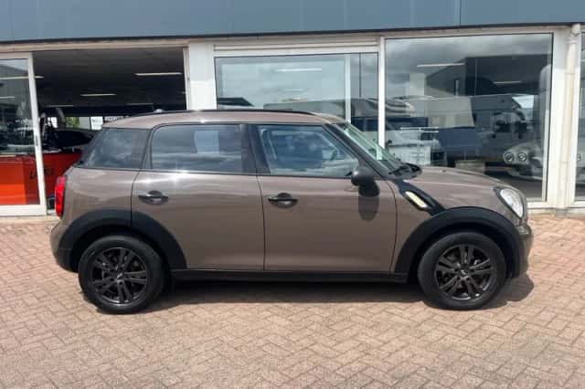 MINI Countryman (2010) thumbnail 6