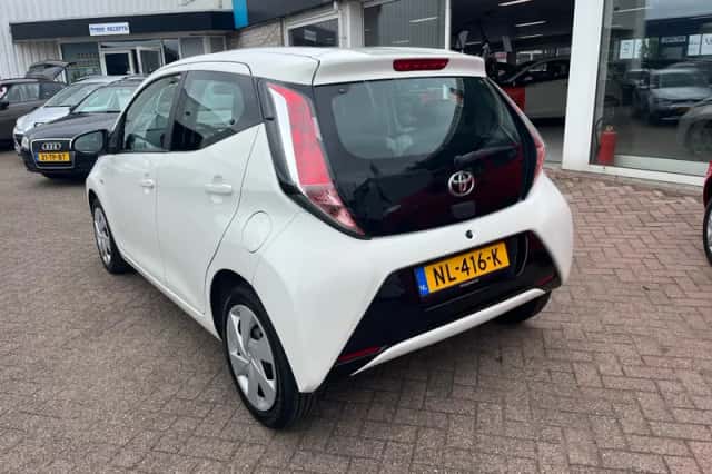 Toyota Aygo (2017) thumbnail 4