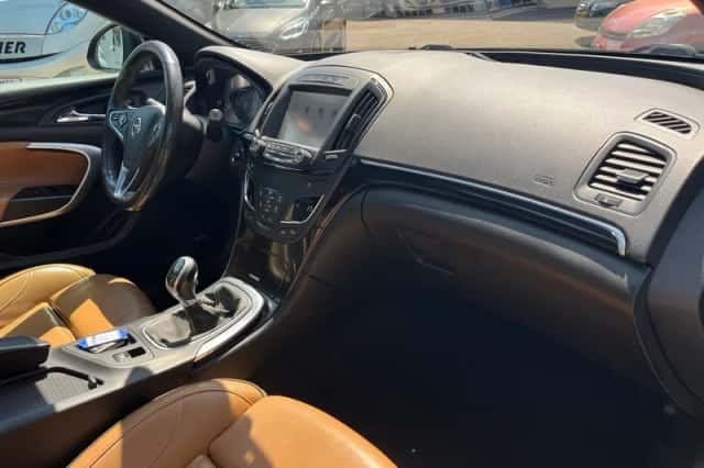 Opel Insignia (2016) thumbnail 2
