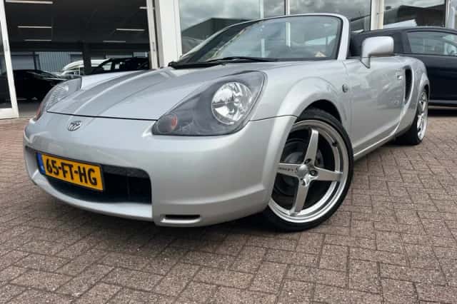 Toyota MR2 (2000) thumbnail 1
