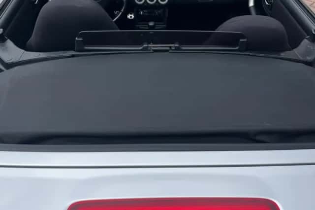 Toyota MR2 (2000) thumbnail 2