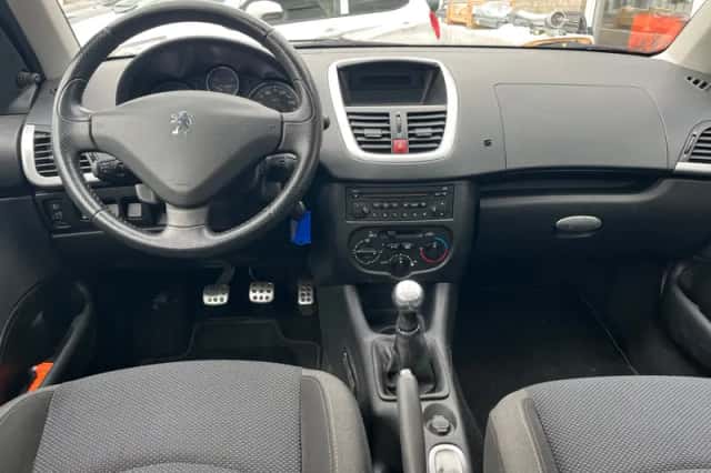 Peugeot 206+ (2010) thumbnail 2