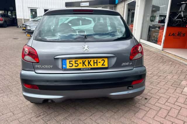 Peugeot 206+ (2010) thumbnail 5