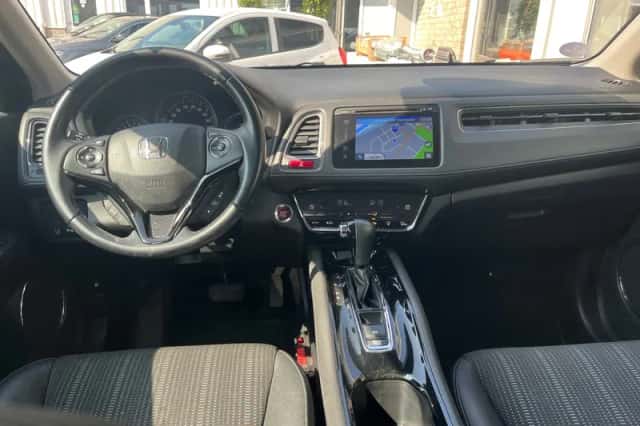 Honda HR-V (2017) thumbnail 2